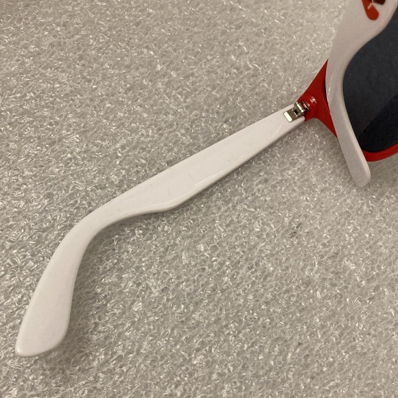 NWOT - Carnival Players Club Premier Cruises Tinted Plastic Sunglasses - Picture 12 of 13